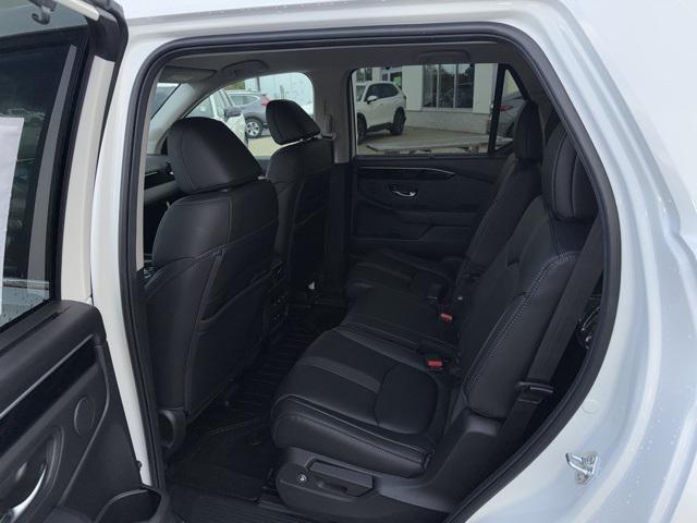 new 2025 Honda Pilot car, priced at $47,550