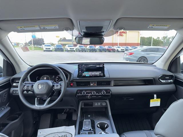 new 2025 Honda Pilot car, priced at $47,550