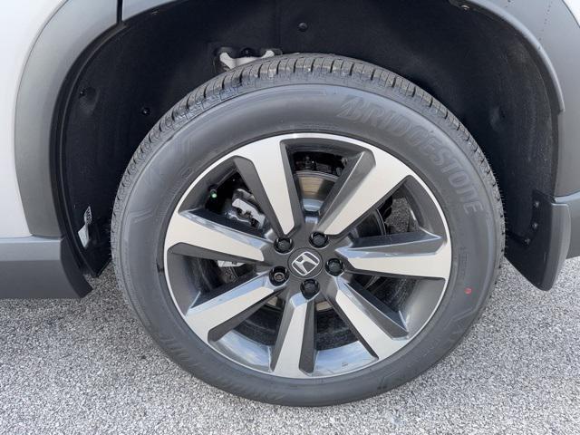 new 2025 Honda Pilot car, priced at $51,095