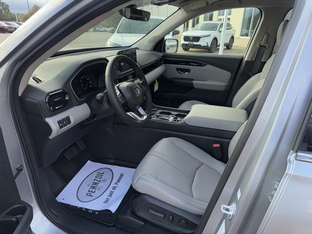 new 2025 Honda Pilot car, priced at $51,095
