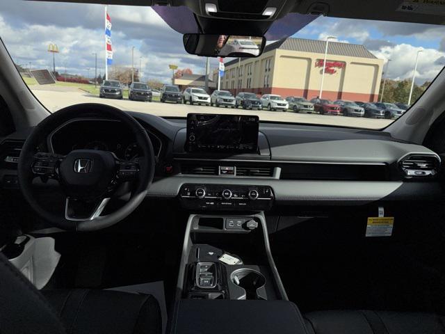 new 2025 Honda Pilot car, priced at $47,825