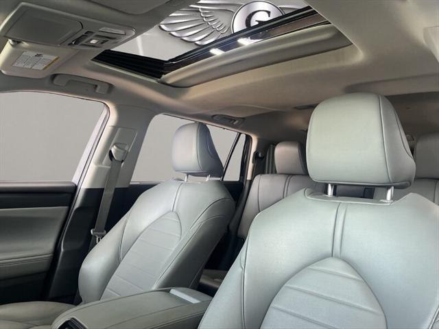 used 2021 Toyota Highlander car, priced at $28,979