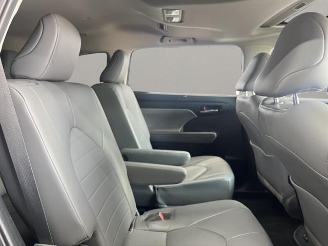used 2021 Toyota Highlander car, priced at $28,979