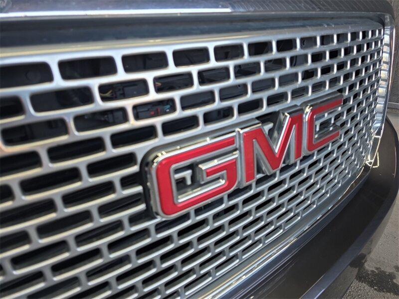 used 2017 GMC Yukon car, priced at $28,694