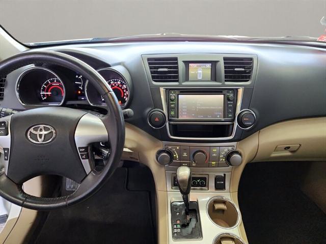 used 2013 Toyota Highlander car, priced at $15,179