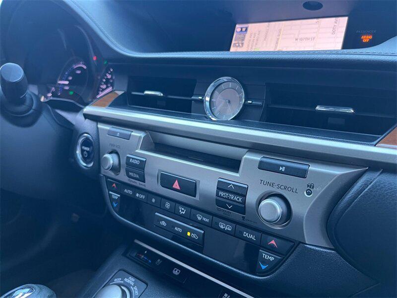 used 2013 Lexus ES 300h car, priced at $16,992