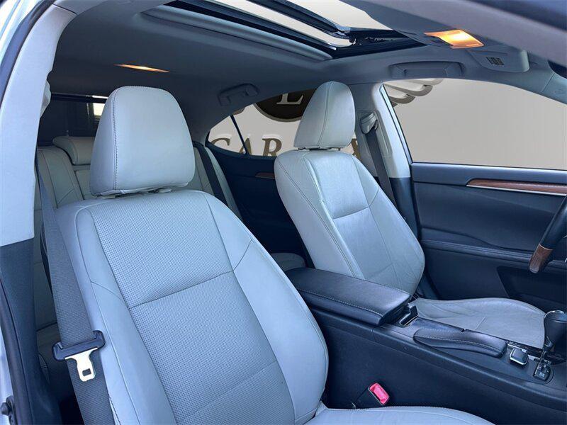 used 2013 Lexus ES 300h car, priced at $16,992