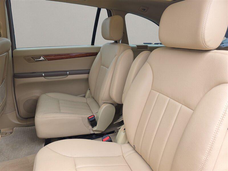 used 2007 Mercedes-Benz R-Class car, priced at $9,991