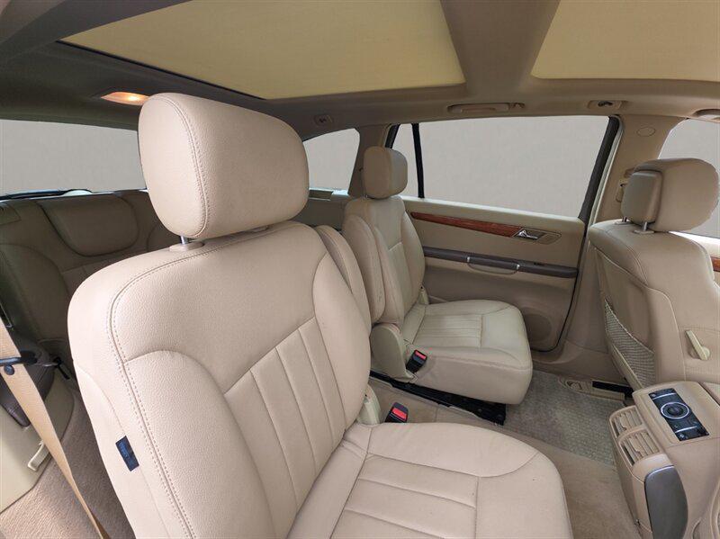 used 2007 Mercedes-Benz R-Class car, priced at $9,991