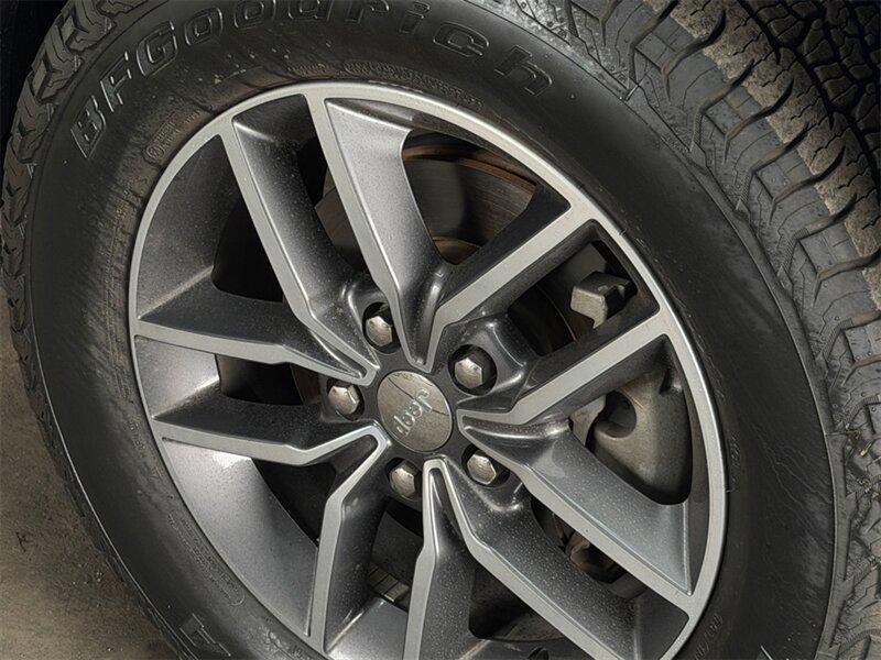 used 2018 Jeep Grand Cherokee car, priced at $14,991