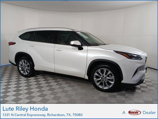 used 2022 Toyota Highlander car, priced at $36,898