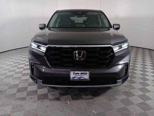 new 2025 Honda Pilot car, priced at $43,921