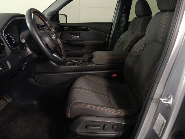 used 2025 Honda Pilot car, priced at $36,998