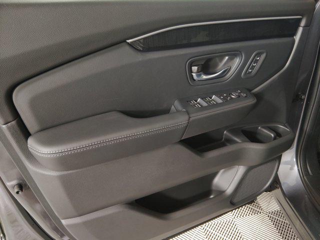 new 2025 Honda Pilot car, priced at $52,031