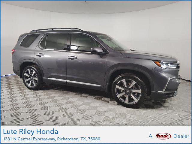 new 2025 Honda Pilot car, priced at $45,401
