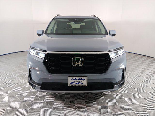 new 2025 Honda Pilot car, priced at $51,450