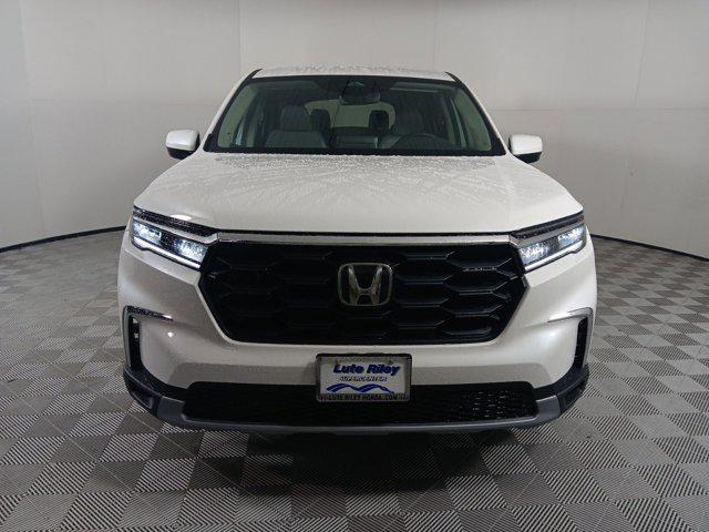 new 2025 Honda Pilot car, priced at $42,725