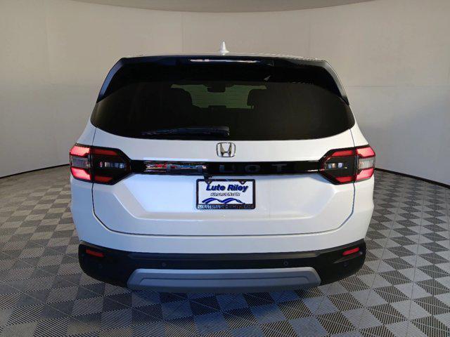 new 2025 Honda Pilot car, priced at $45,780