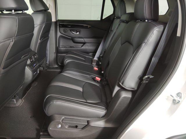 new 2025 Honda Pilot car, priced at $45,821