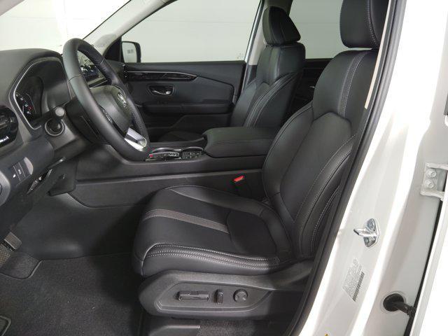 new 2025 Honda Pilot car, priced at $45,821