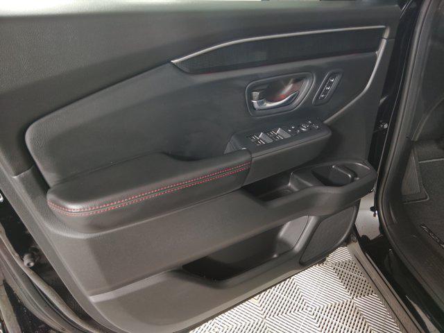 new 2025 Honda Pilot car, priced at $55,251