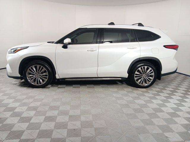 used 2022 Toyota Highlander car, priced at $41,499