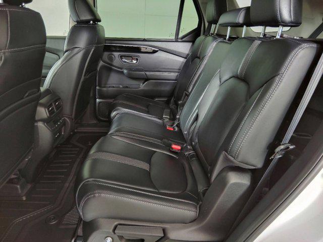 new 2025 Honda Pilot car, priced at $45,421