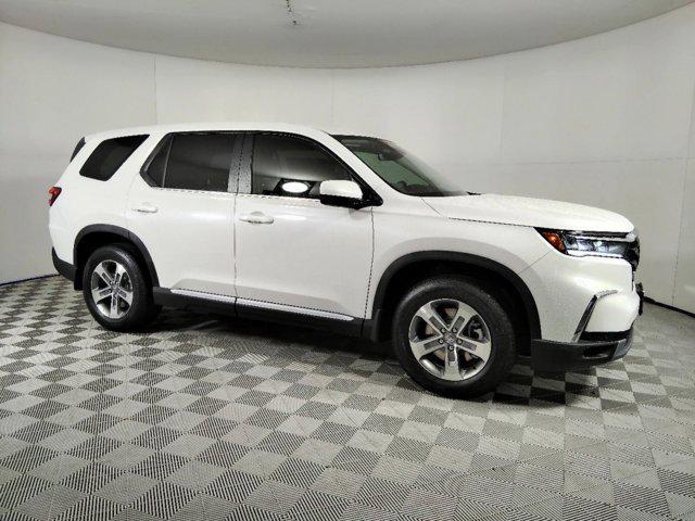 new 2025 Honda Pilot car, priced at $45,421
