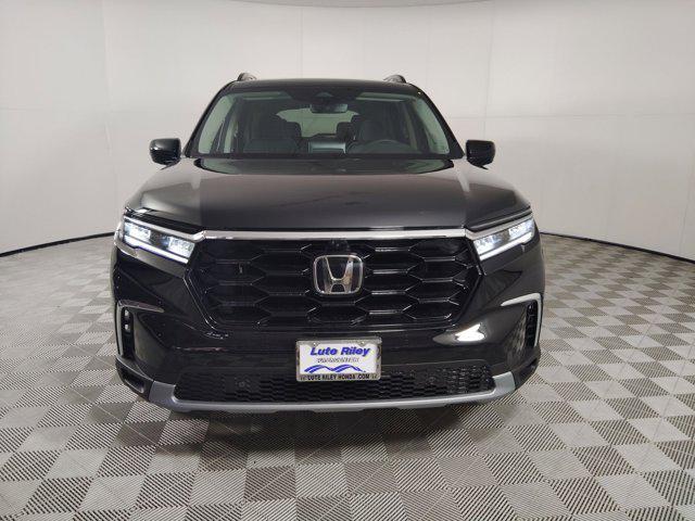 new 2025 Honda Pilot car, priced at $50,282