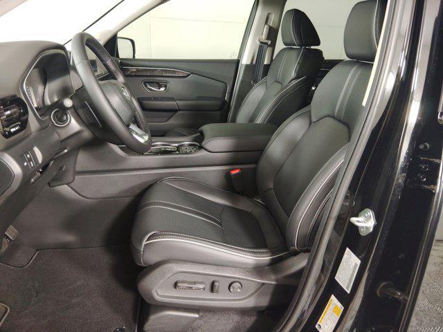new 2025 Honda Pilot car, priced at $50,282