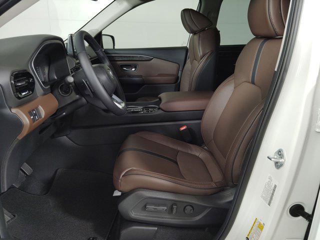new 2025 Honda Pilot car, priced at $52,531