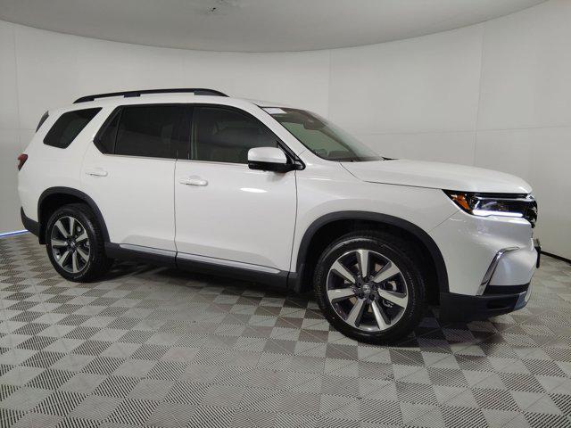 new 2025 Honda Pilot car, priced at $52,531