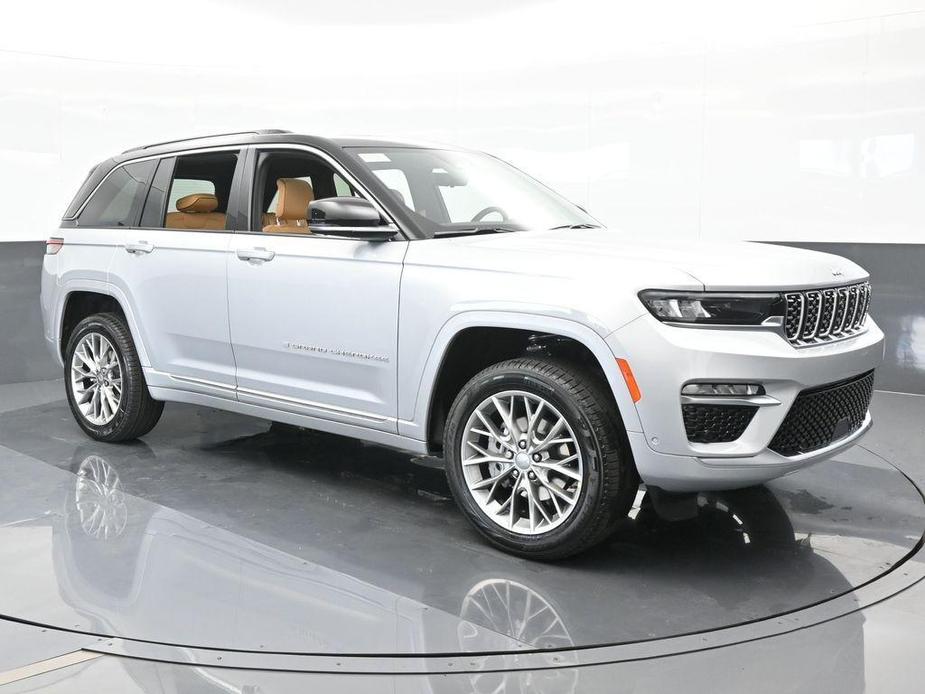 new 2024 Jeep Grand Cherokee car, priced at $52,864