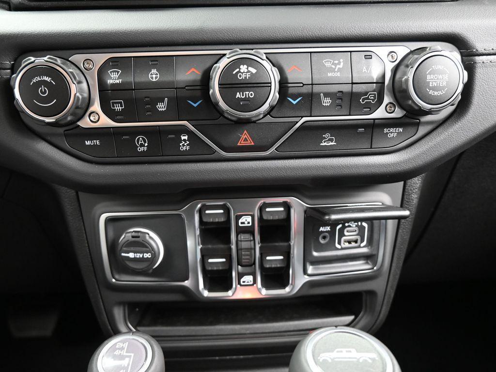 new 2025 Jeep Gladiator car