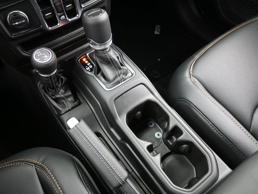 new 2025 Jeep Gladiator car