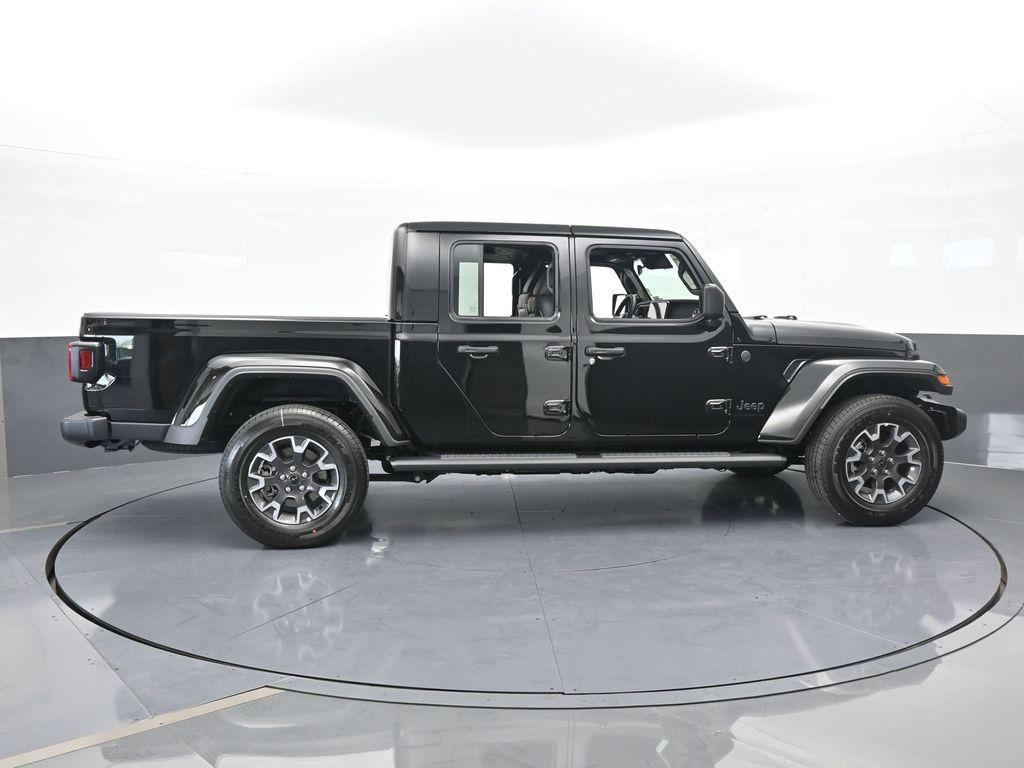 new 2025 Jeep Gladiator car