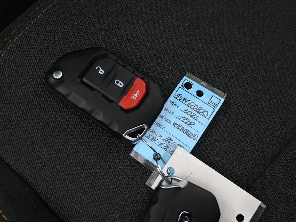 new 2025 Jeep Wrangler car