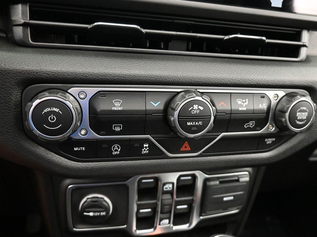 new 2025 Jeep Wrangler car