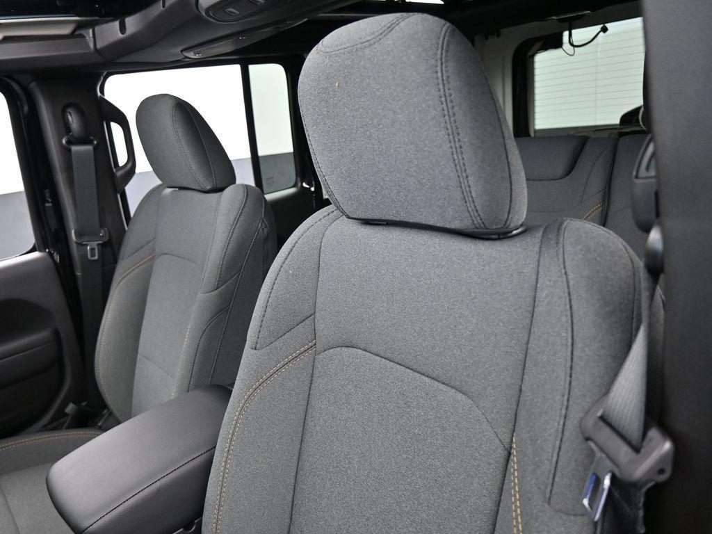 new 2025 Jeep Wrangler car