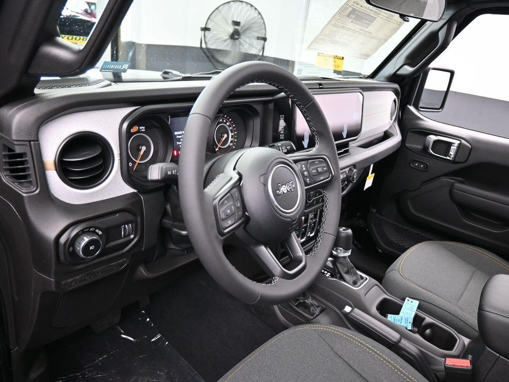 new 2025 Jeep Wrangler car