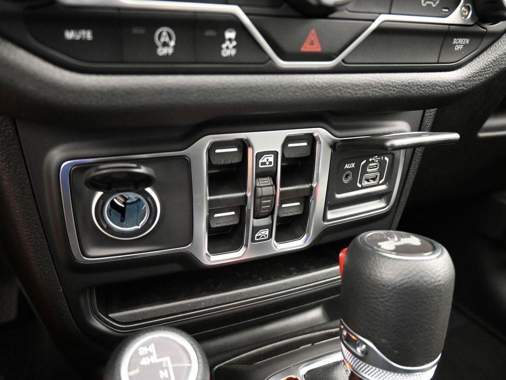 new 2025 Jeep Wrangler car