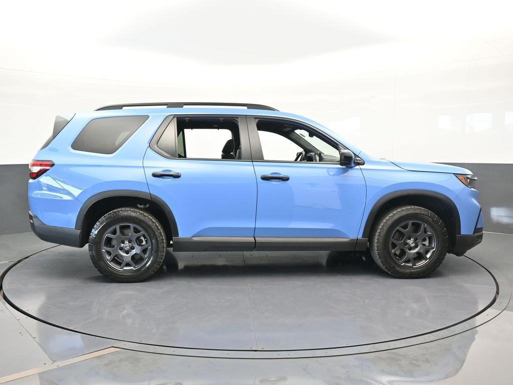 used 2025 Honda Pilot car, priced at $40,188