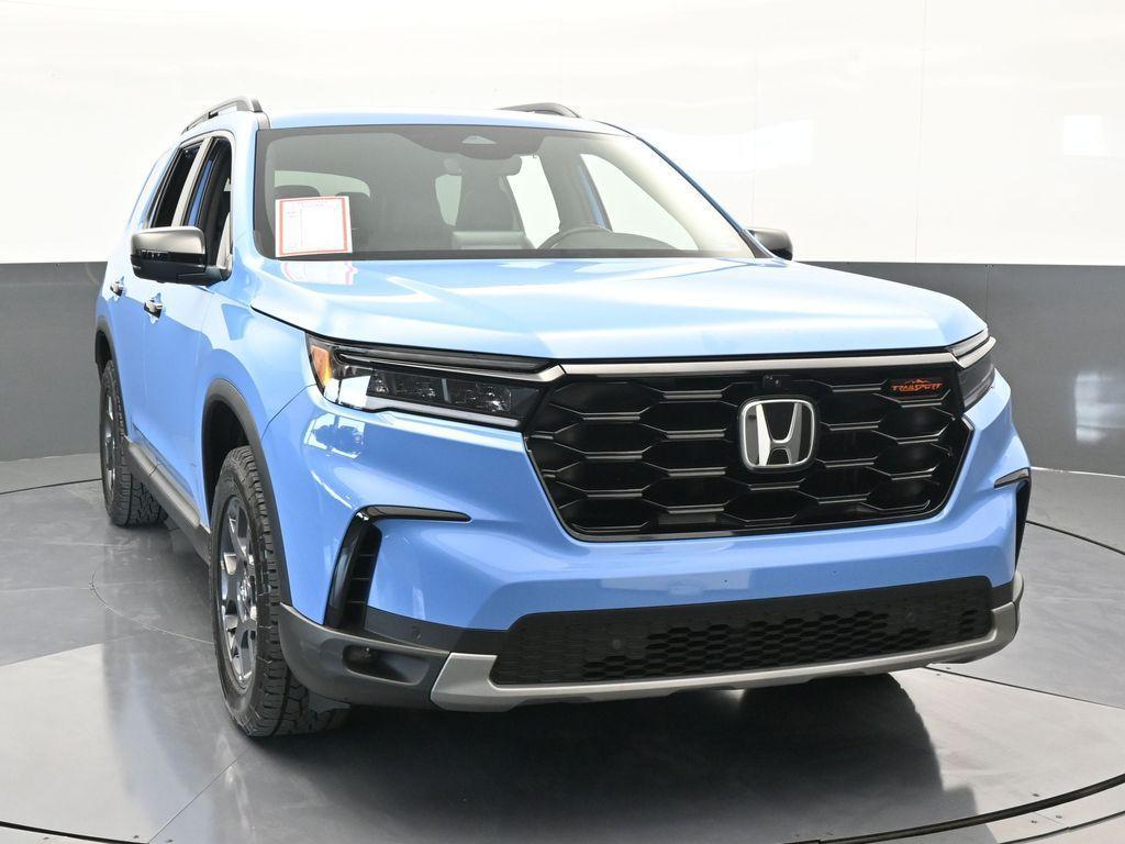 used 2025 Honda Pilot car, priced at $40,188