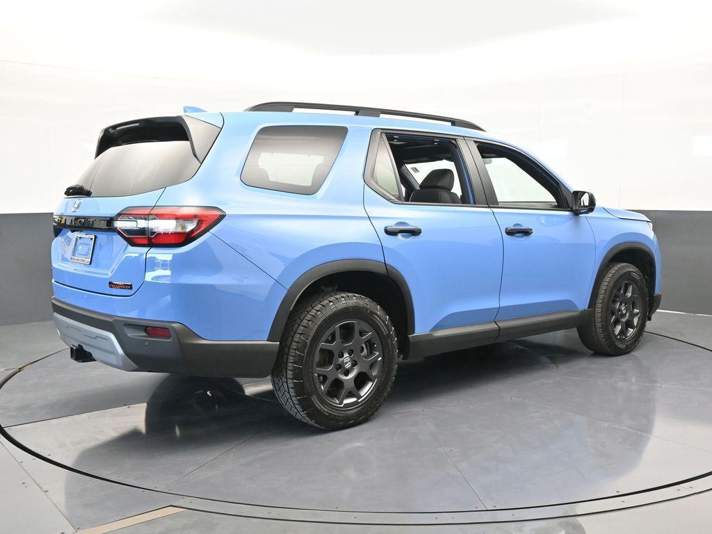 used 2025 Honda Pilot car, priced at $40,188