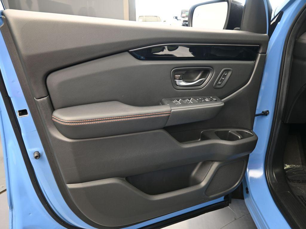 used 2025 Honda Pilot car, priced at $40,188