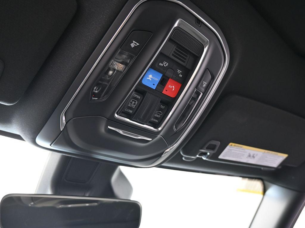 new 2025 Jeep Grand Cherokee car