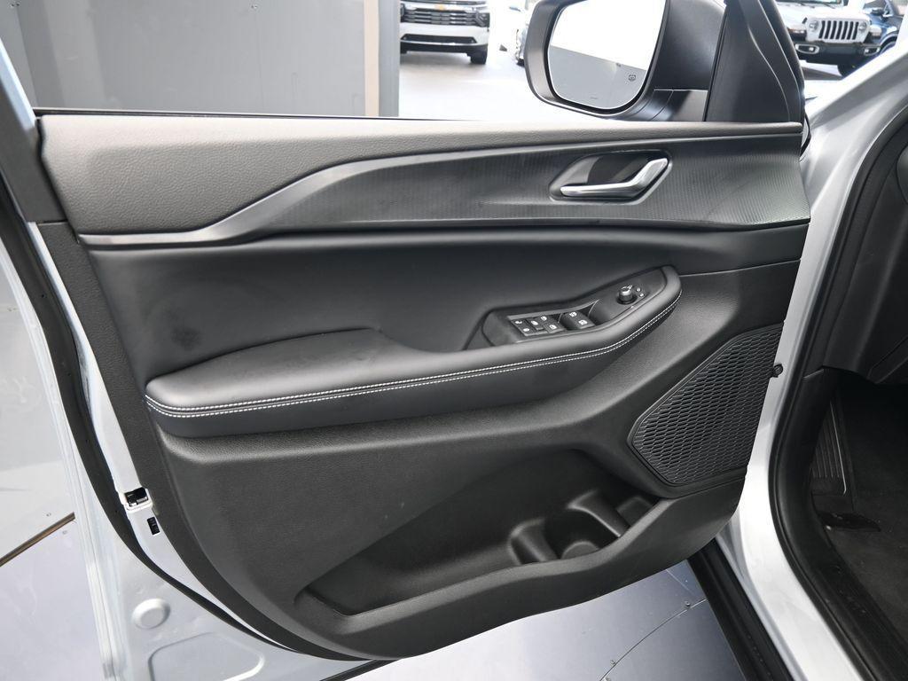 new 2025 Jeep Grand Cherokee car