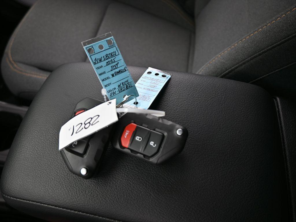 new 2025 Jeep Wrangler car