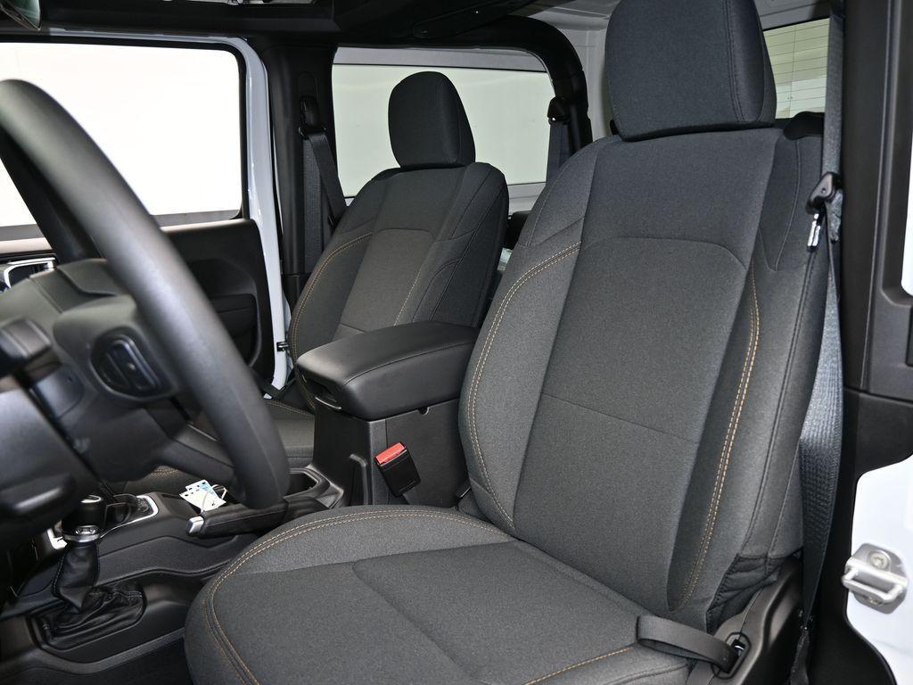 new 2025 Jeep Wrangler car