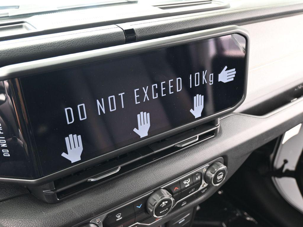 new 2025 Jeep Wrangler car